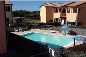 Casa “Mimosa”a pochi passi dal mare con Piscina Badesi